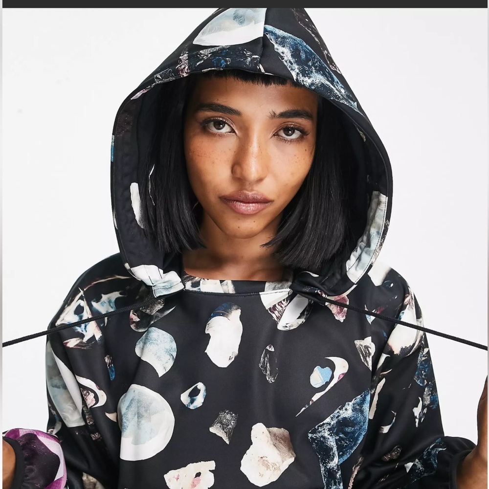 COPY - Nike Basketball Standard Issue Dri-FIT seasonal gem AOP hoodie in black